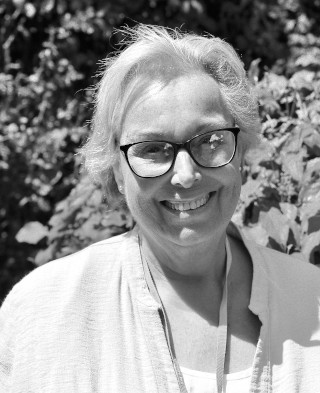 Portrait photo of Dr Heather Hartwell, CRUMBS Trustee
